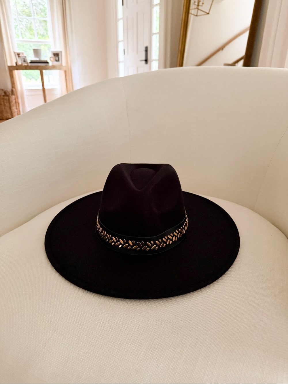 Wide-Brim Black Felt Fedora with Decorative Gold-Accent Band